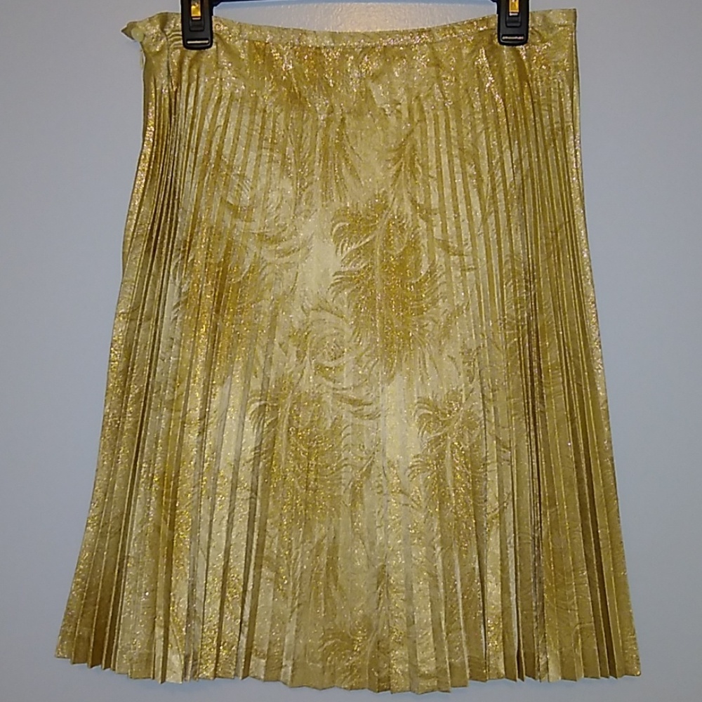 Golden skirt